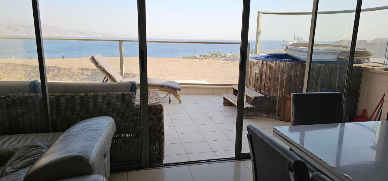 Top-Luxury Exclusive Аpt With Jacuzzi In Front Of The Sea エイラート エクステリア 写真
