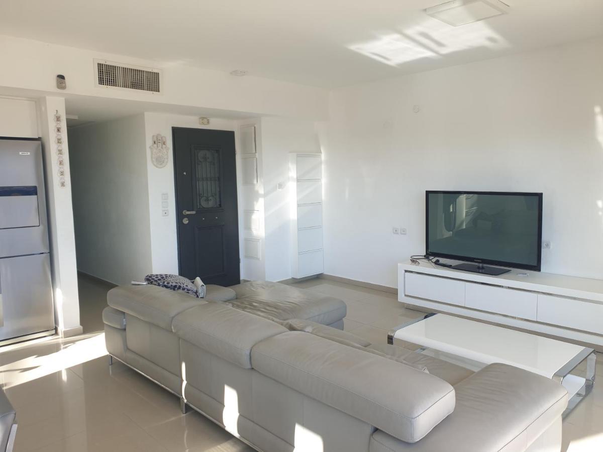 Top-Luxury Exclusive Аpt With Jacuzzi In Front Of The Sea エイラート エクステリア 写真
