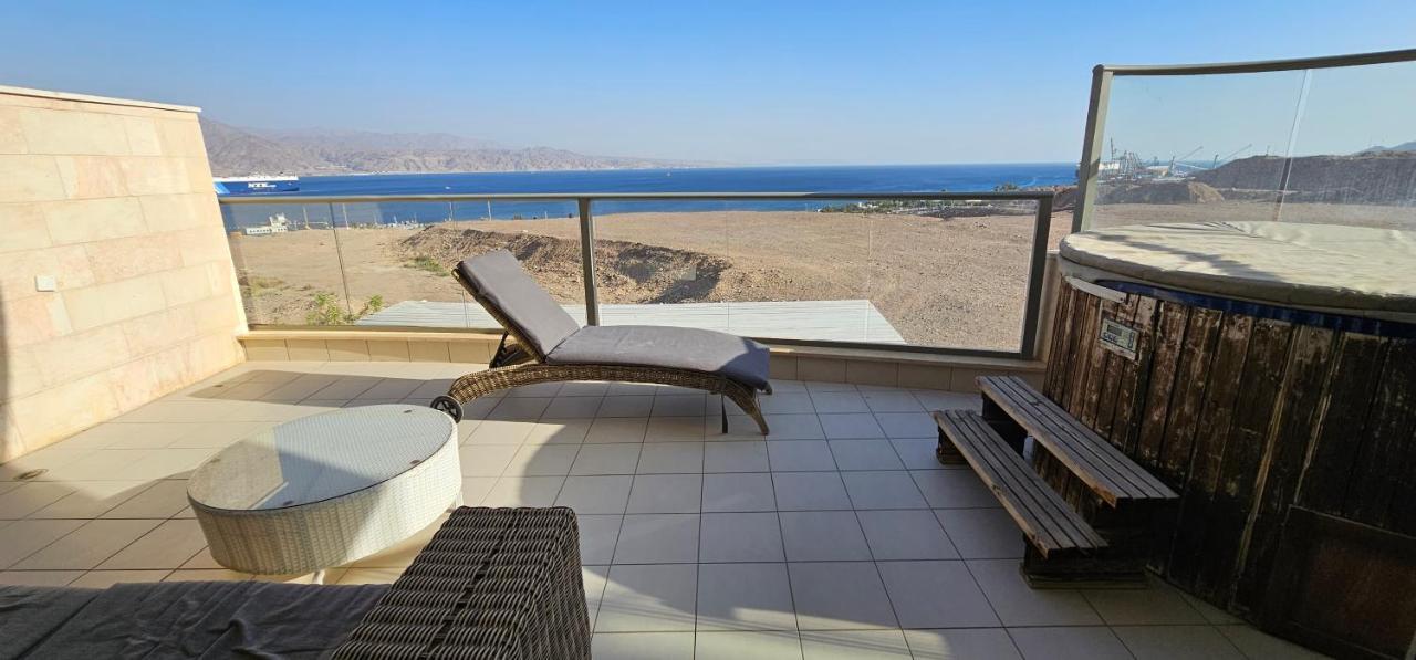 Top-Luxury Exclusive Аpt With Jacuzzi In Front Of The Sea エイラート エクステリア 写真