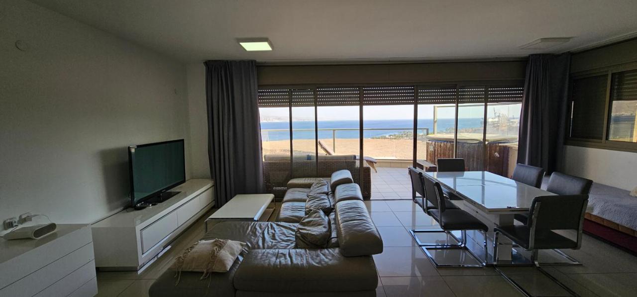 Top-Luxury Exclusive Аpt With Jacuzzi In Front Of The Sea エイラート エクステリア 写真