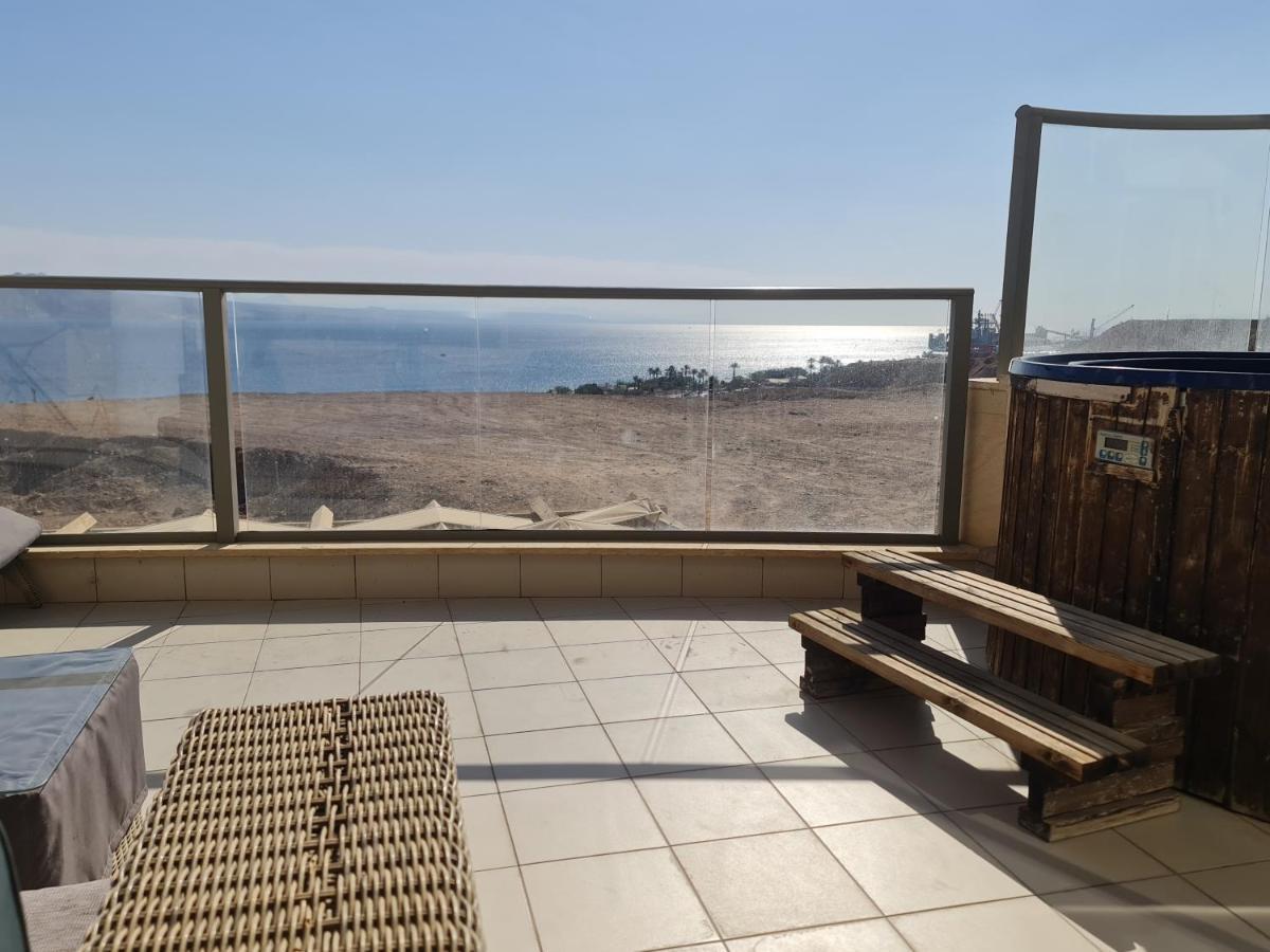 Top-Luxury Exclusive Аpt With Jacuzzi In Front Of The Sea エイラート エクステリア 写真