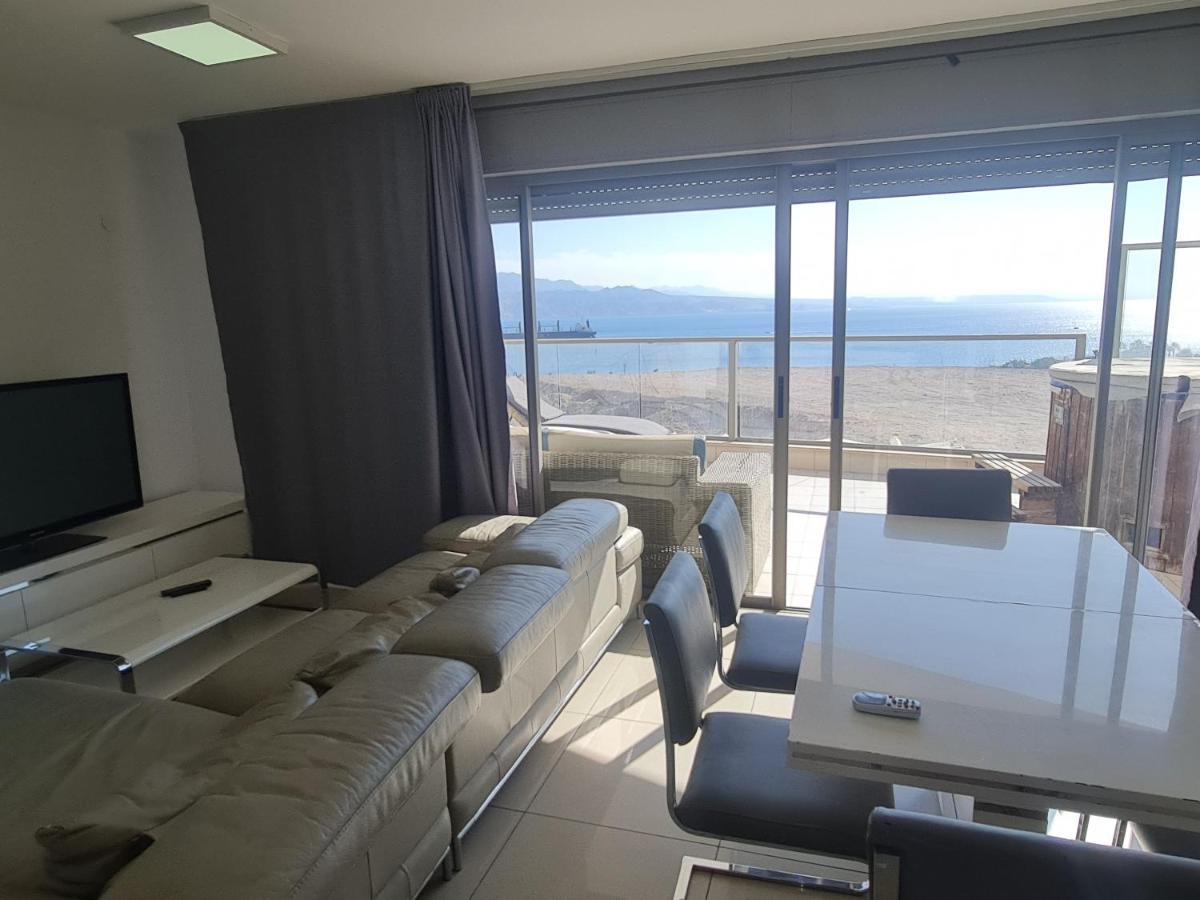 Top-Luxury Exclusive Аpt With Jacuzzi In Front Of The Sea エイラート エクステリア 写真
