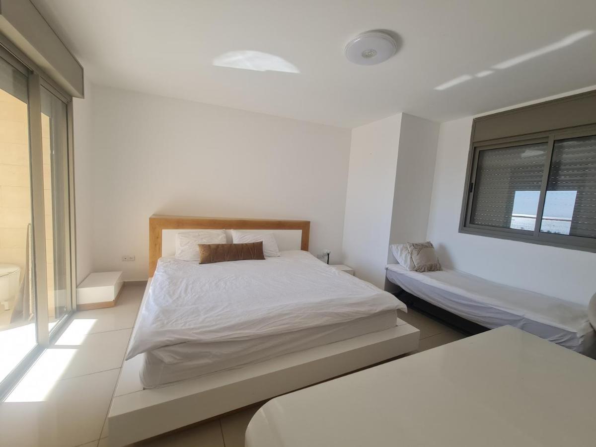 Top-Luxury Exclusive Аpt With Jacuzzi In Front Of The Sea エイラート エクステリア 写真