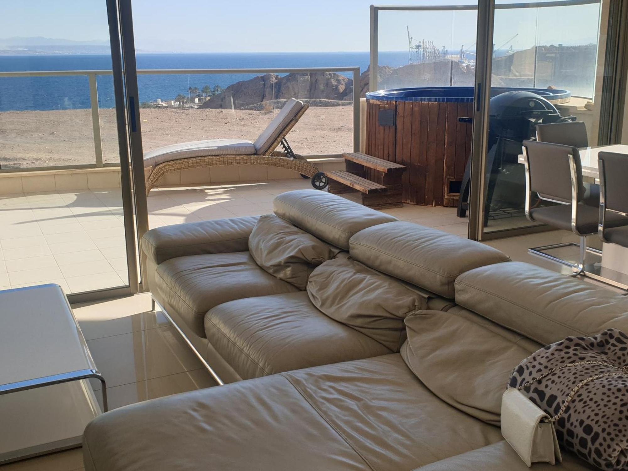 Top-Luxury Exclusive Аpt With Jacuzzi In Front Of The Sea エイラート エクステリア 写真